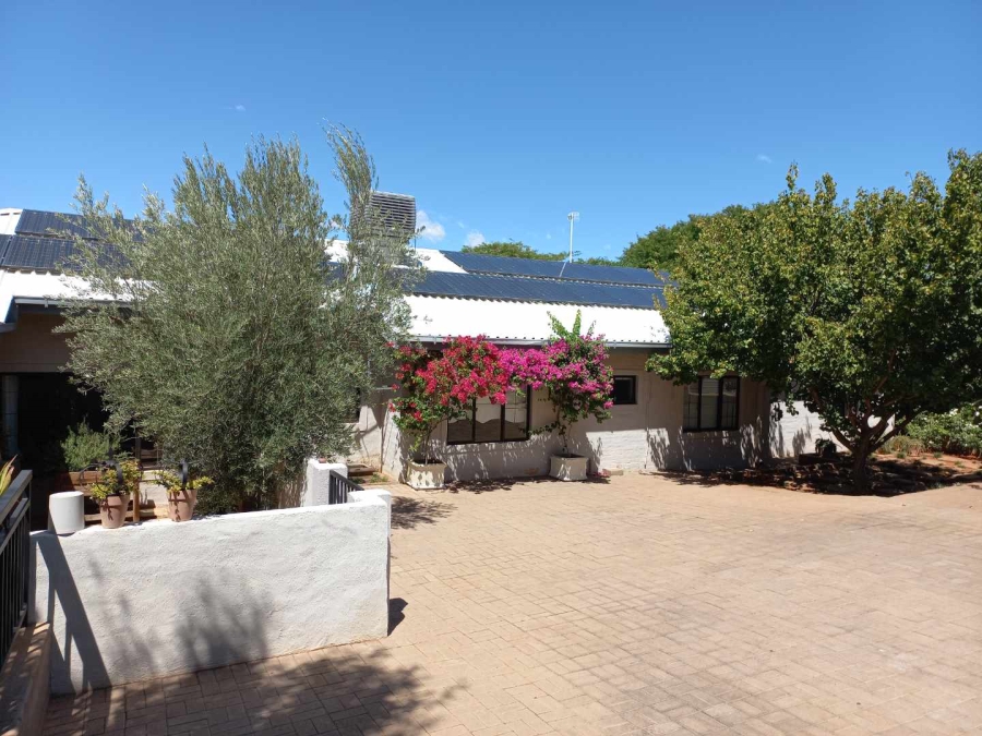 5 Bedroom Property for Sale in Keidebees Northern Cape